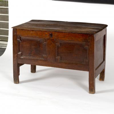 A 17th Century oak coffer the 36da2f