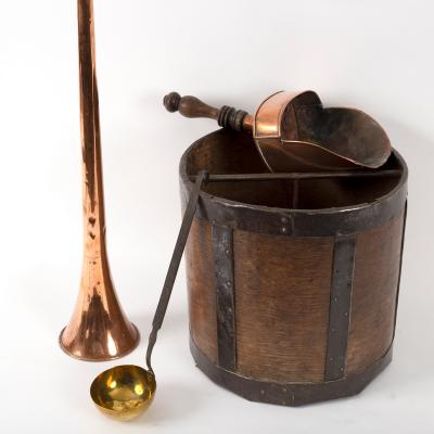 A bushel measure, a coaching horn, a