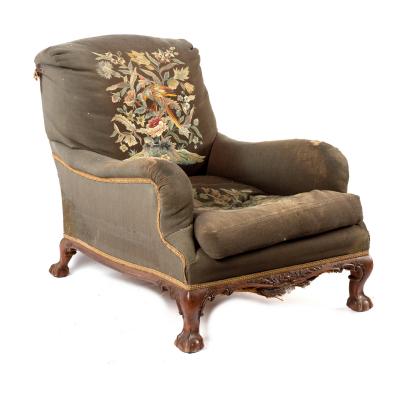 A Howard deep seated upholstered 36dbcd