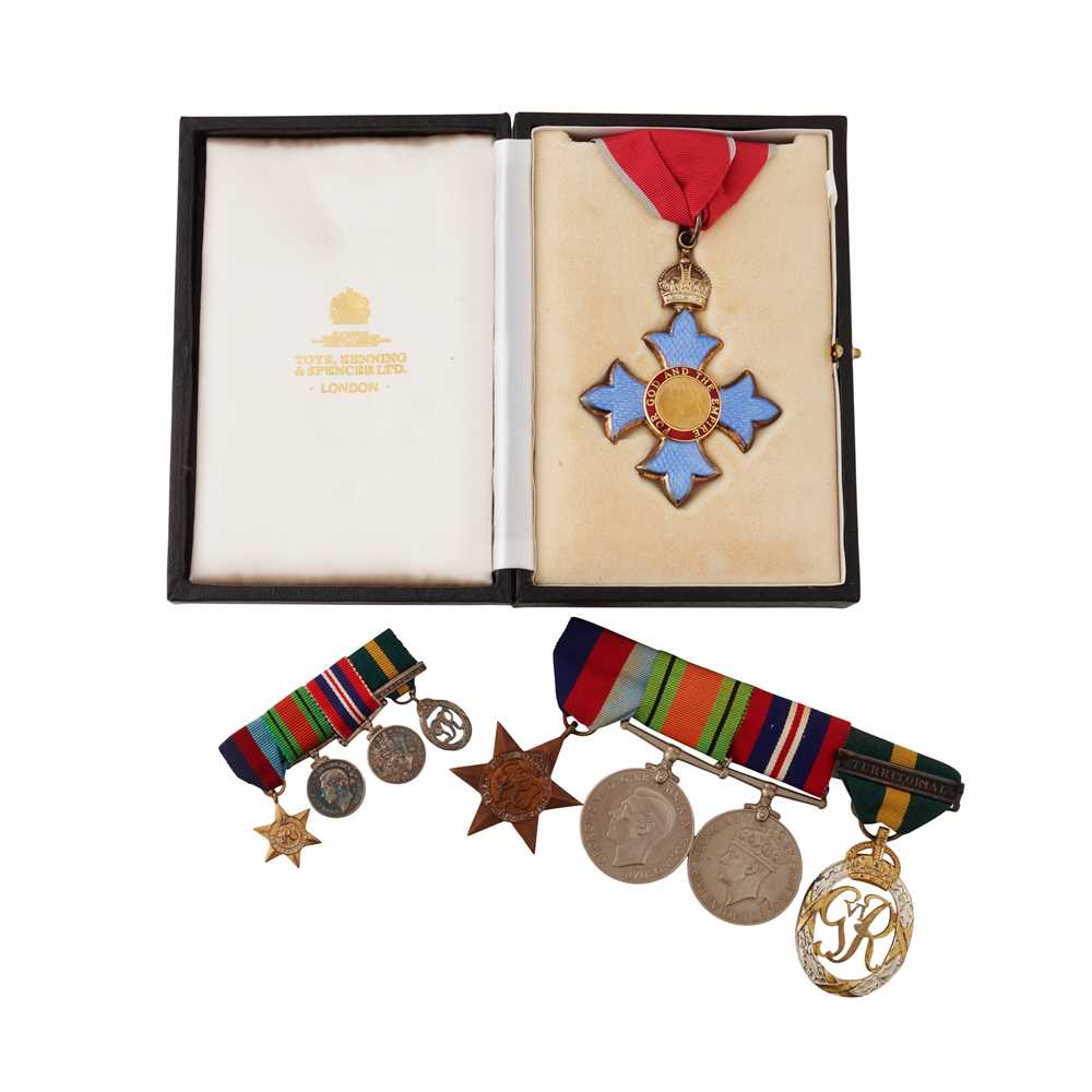 A GROUP OF ORDERS, MEDALS RELATING