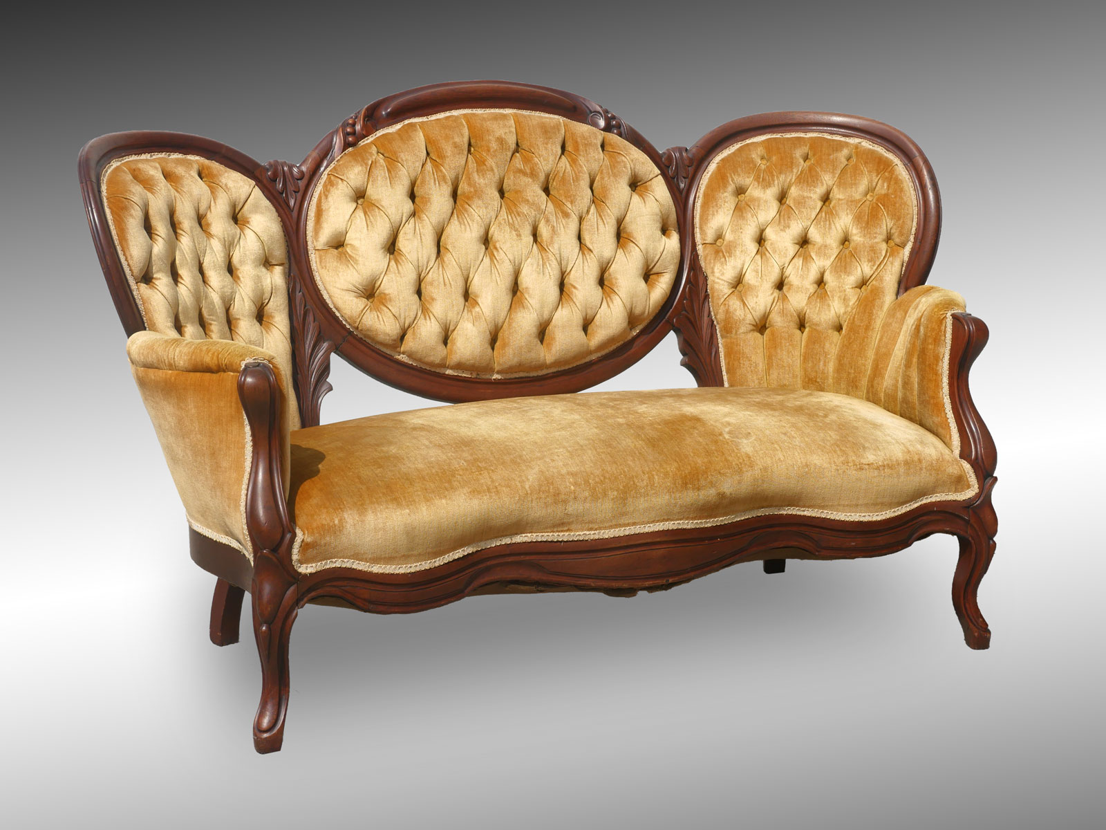 VICTORIAN CAMEO BACK SOFA: Carved