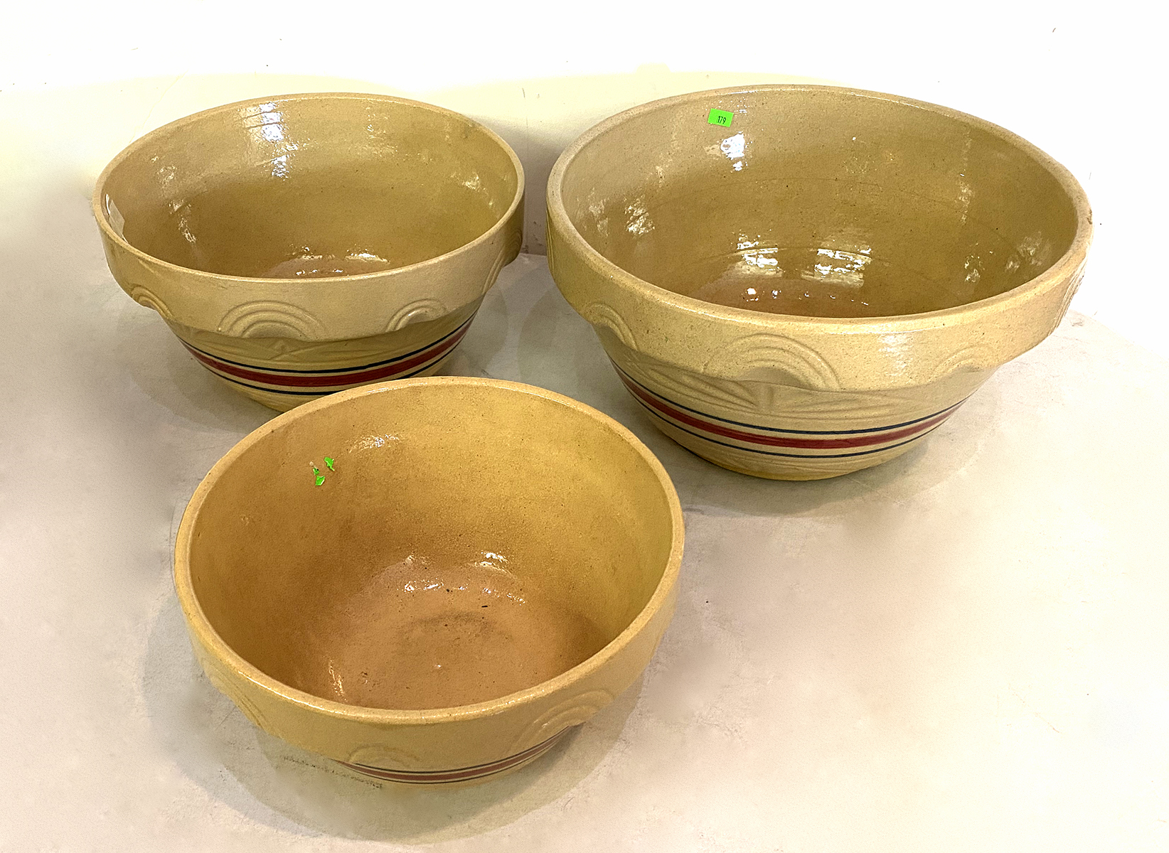 3 PC ROSEVILLE STONEWARE MIXING 36df57