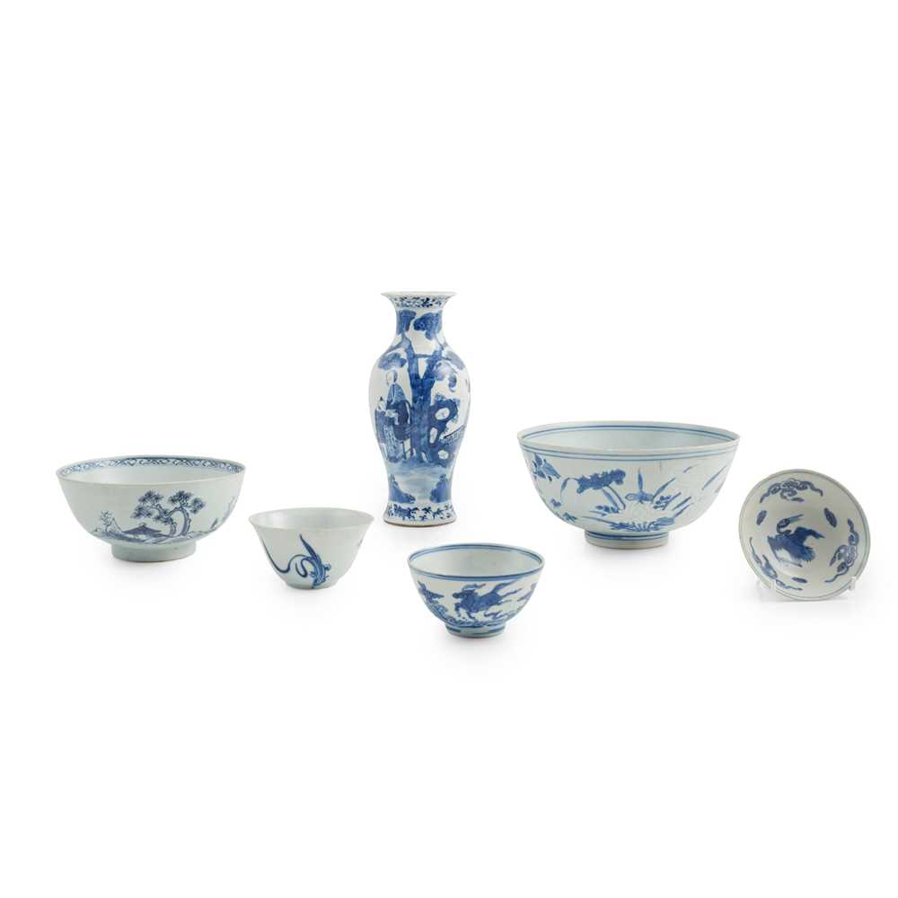 GROUP OF SIX BLUE AND WHITE WARES
QING