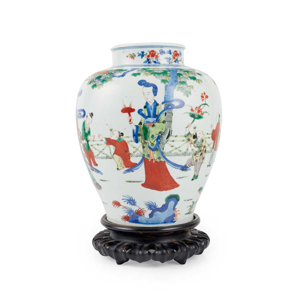 WUCAI LADY AND BOY JAR QING DYNASTY  36e03b