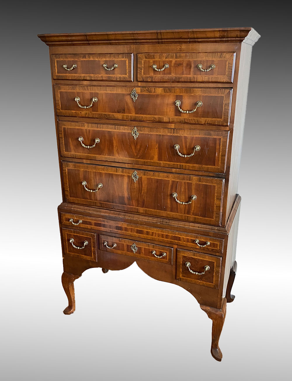 QUEEN ANNE CHEST ON STAND 2 small 36e069