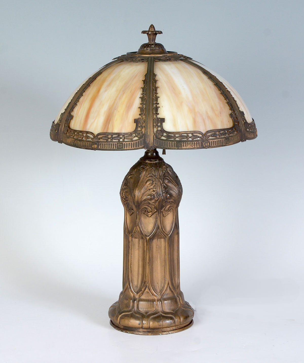 VINTAGE CARAMEL SLAG GLASS LAMP: