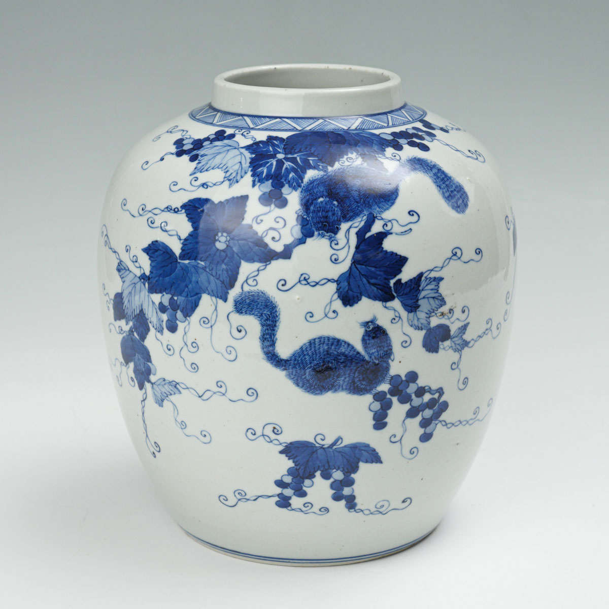 LARGE UNUSUAL BLUE AND WHITE CHINESE