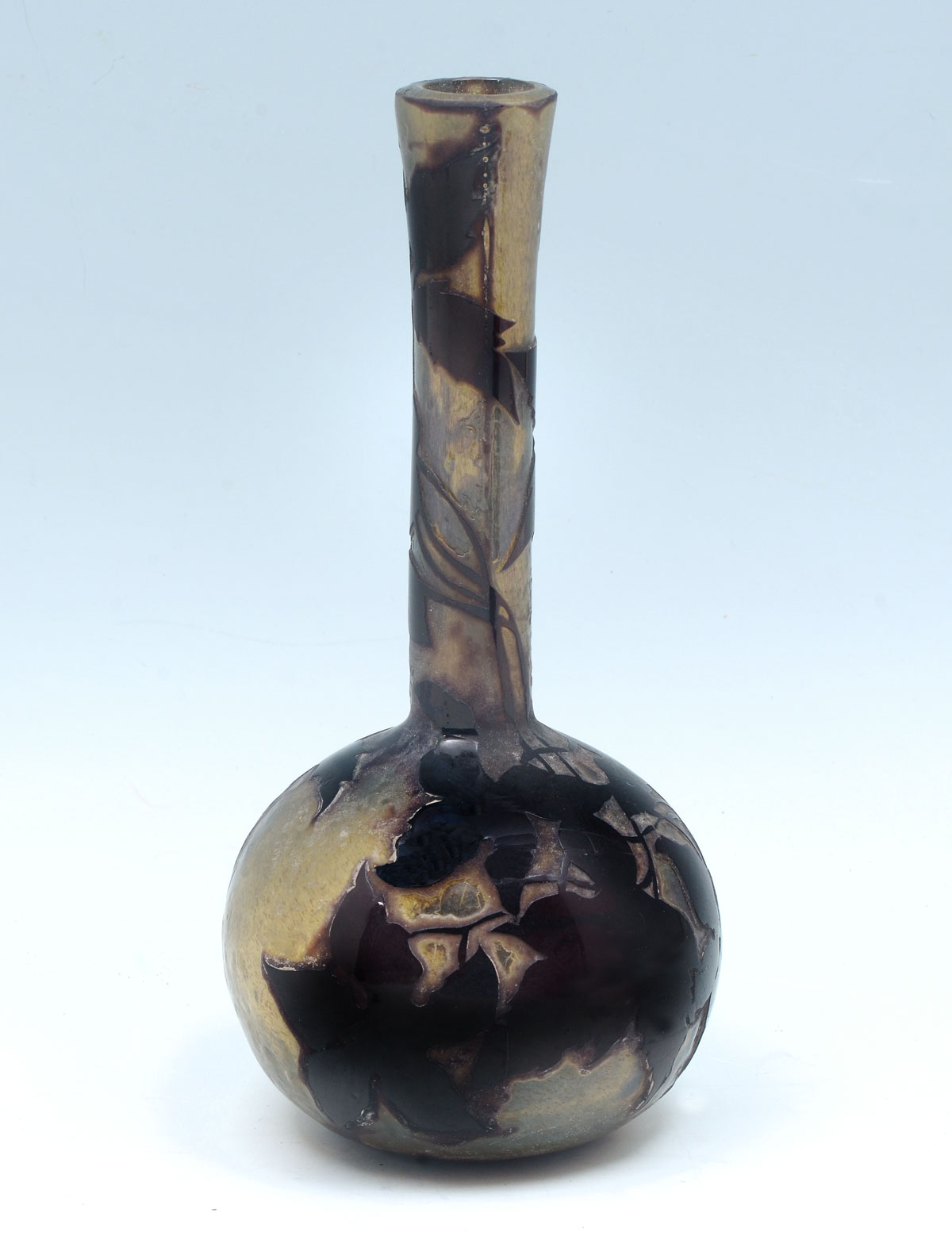 EARLY CAMEO GLASS VASE: Early Galle