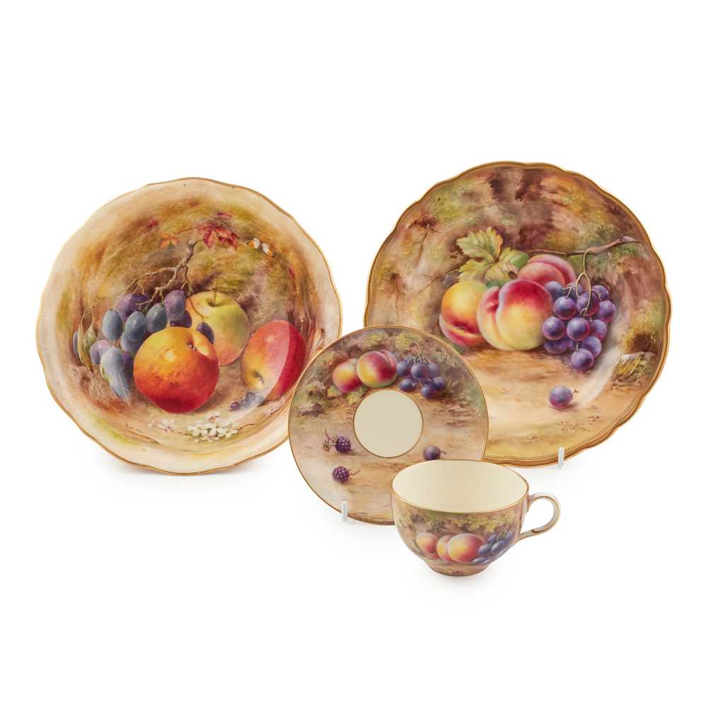 GROUP OF ROYAL WORCESTER FRUIT