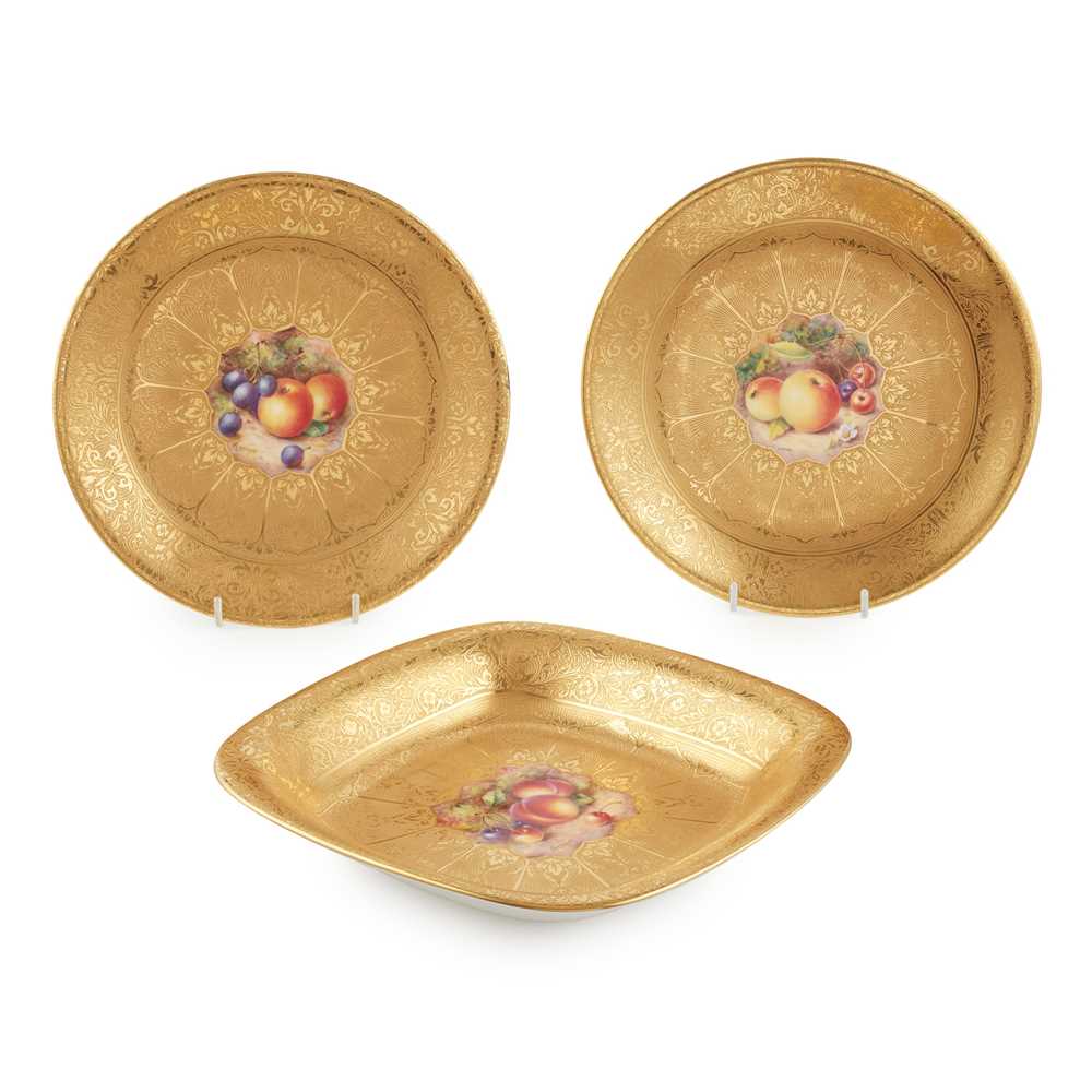 PAIR OF ROYAL WORCESTER FRUIT PAINTED 36e298