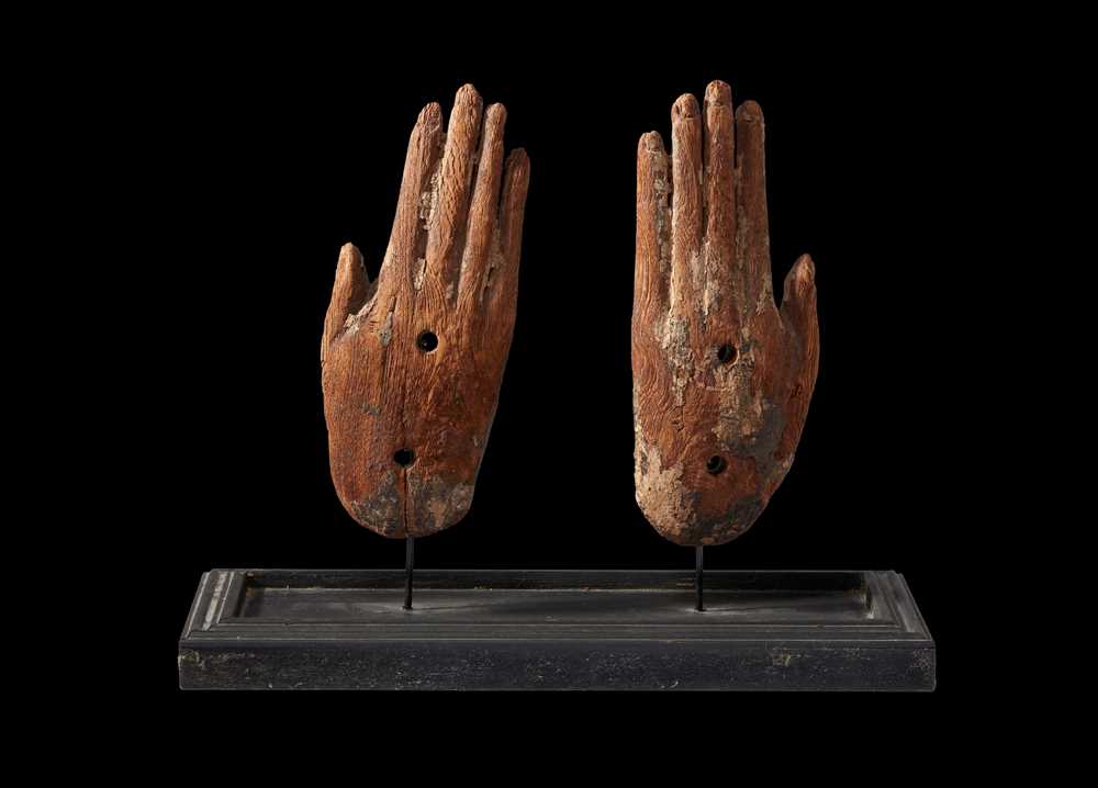 ANCIENT EGYPTIAN WOODEN HANDS FROM