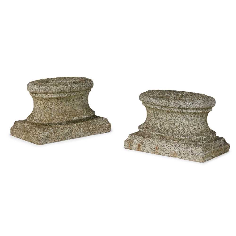 PAIR OF GREY GRANITE OVAL CISTERNS 19TH 36e334