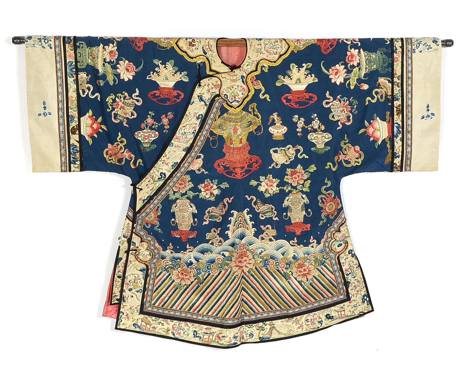 CHINESE EMBROIDERED BLUE SILK ROBE: