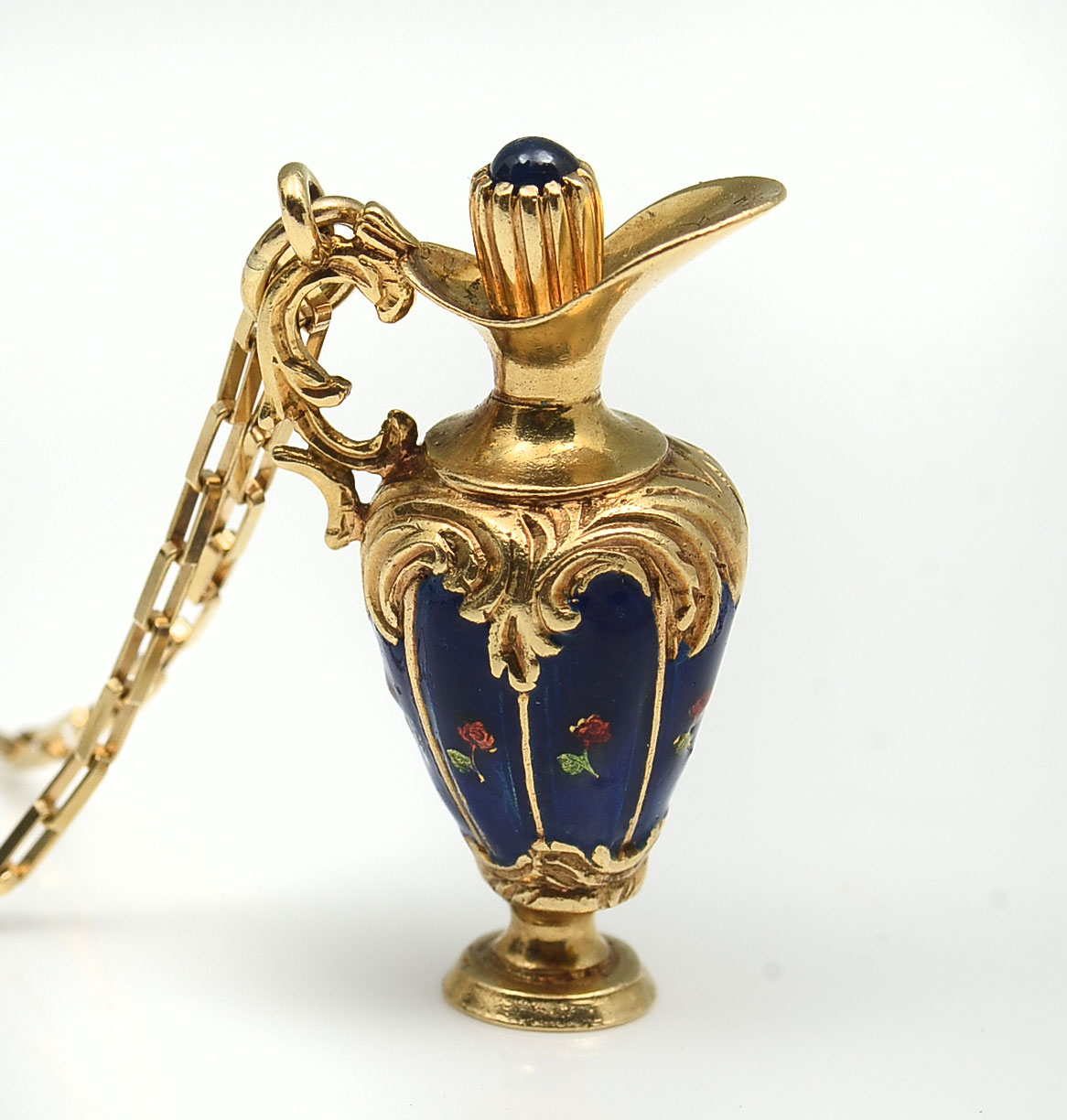 18K BREV ENAMELED SCENT BOTTLE AND