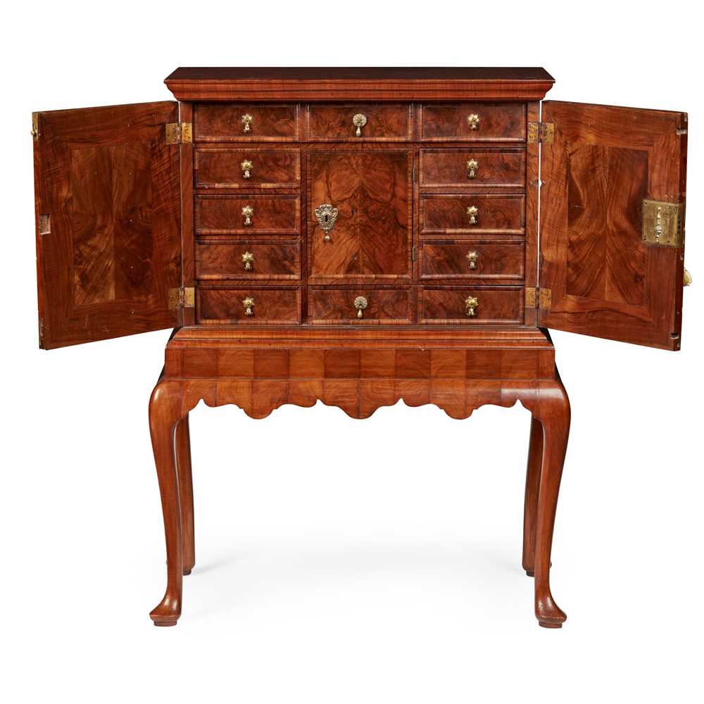 QUEEN ANNE WALNUT SMALL CHEST ON STAND EARLY 36e3c7
