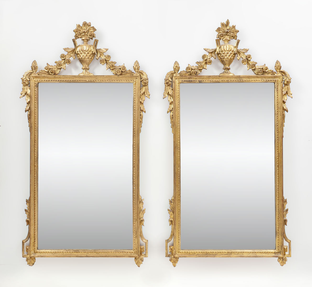 PAIR OF GILT WALL MIRRORS: 2 Gilt