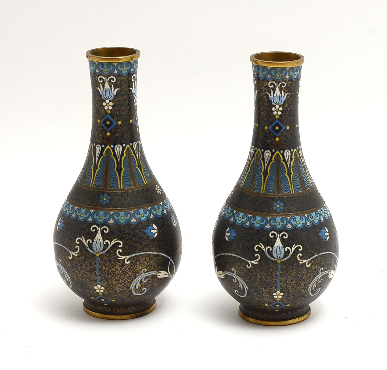 PAIR OF SMALL CHINESE 19TH C CLOISONNE 36e49a