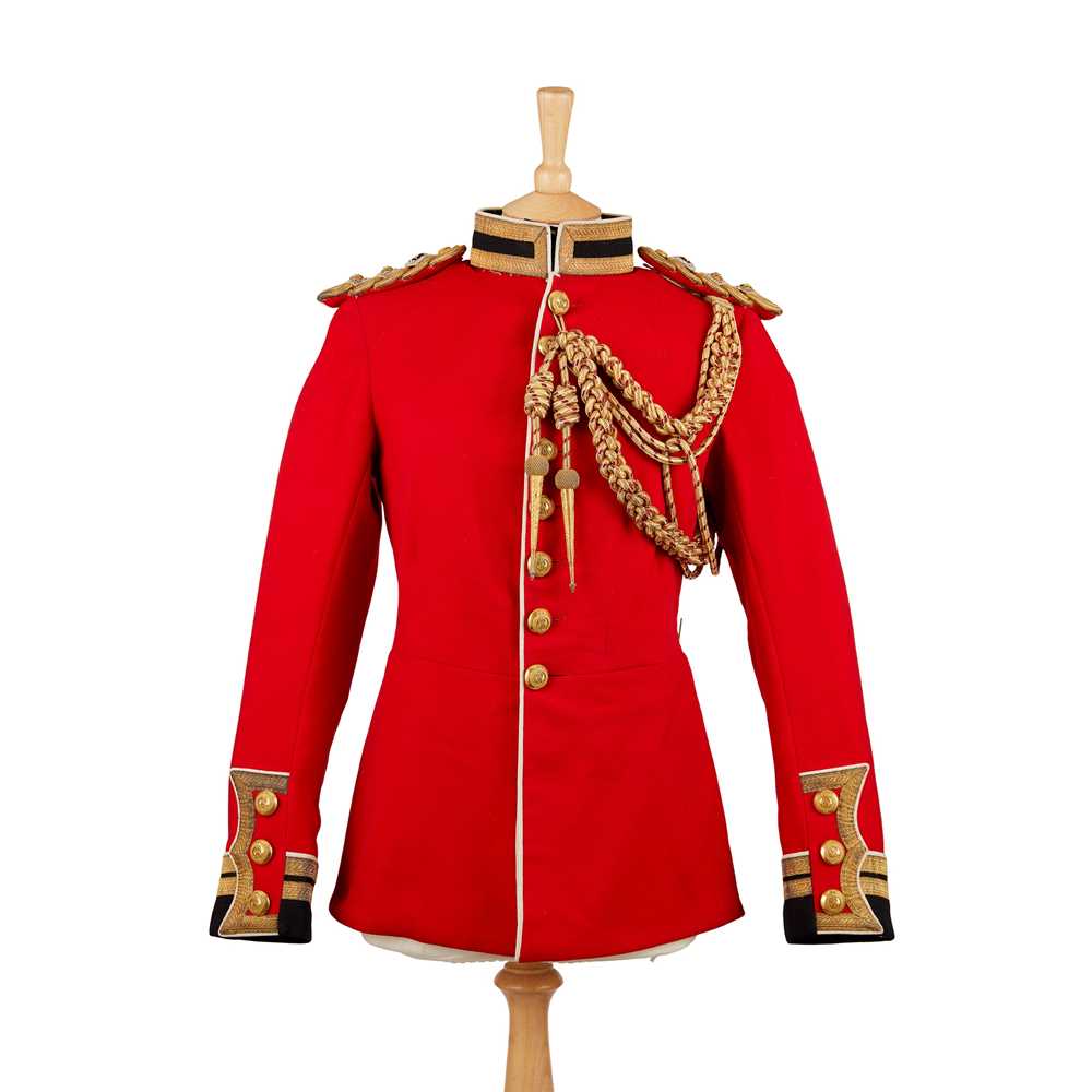 BRITISH MILITARY RED COAT AND BLACK