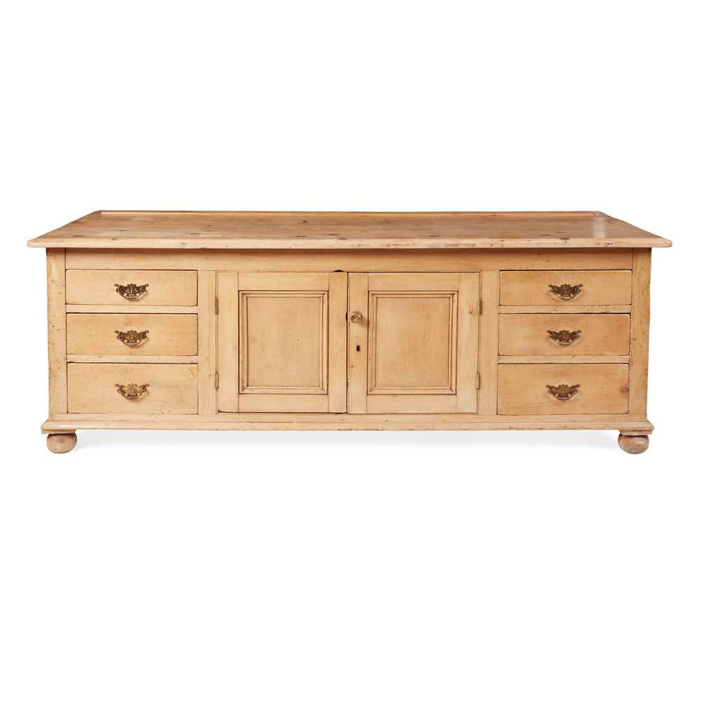 VICTORIAN STRIPPED PINE DRESSER 36e526