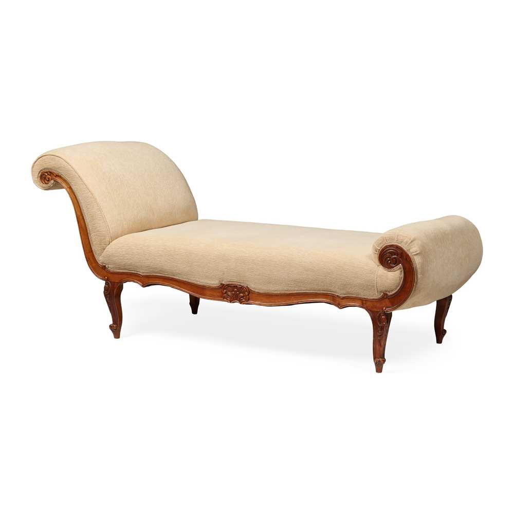 FRENCH PROVINCIAL FRUITWOOD CHAISE 36e5c5