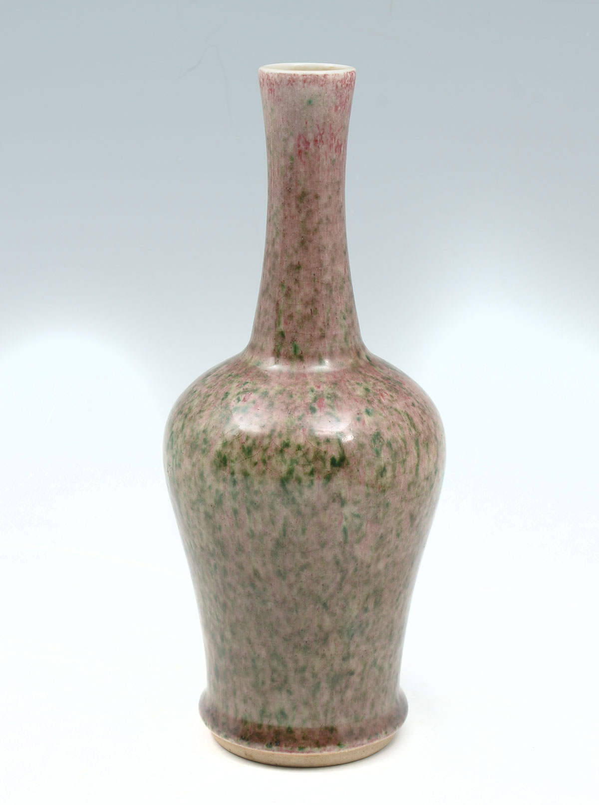 19TH CENTURY CHINESE MOTTLED VASE: