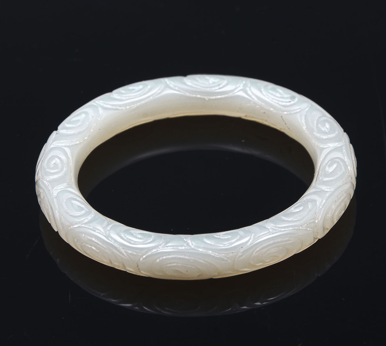 CARVED WHITE JADE BRACELET Chinese 36e6a6