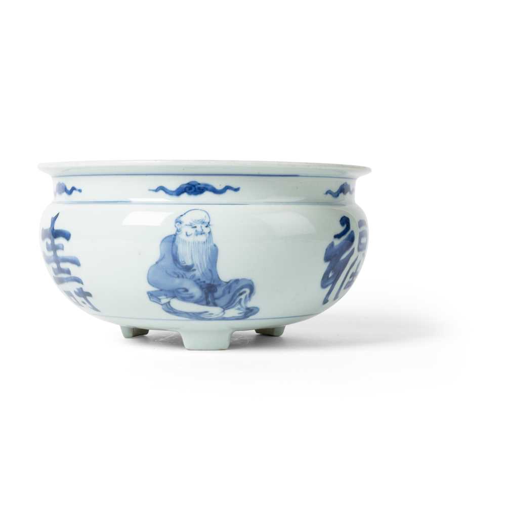 BLUE AND WHITE 'THREE STARS' CENSER
QING