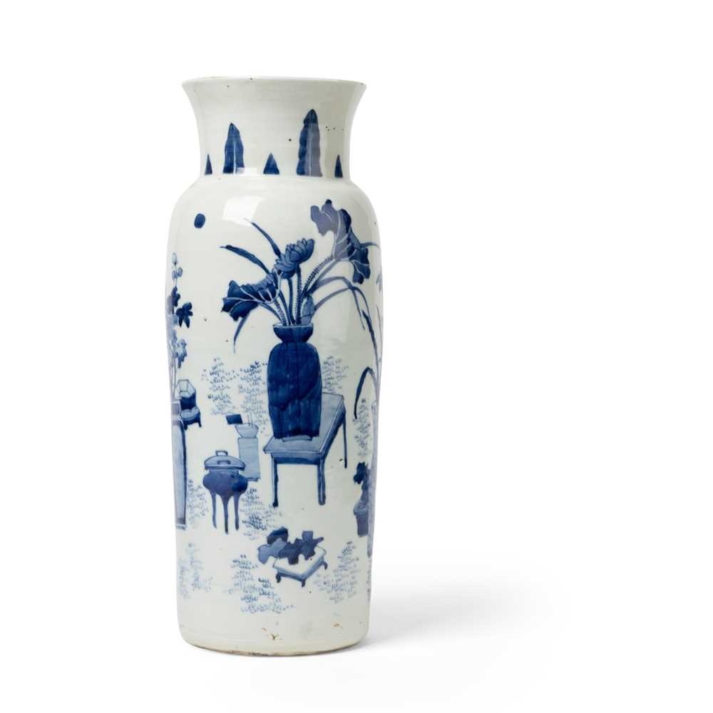 BLUE AND WHITE ANTIQUITIES VASE QING 36e72c