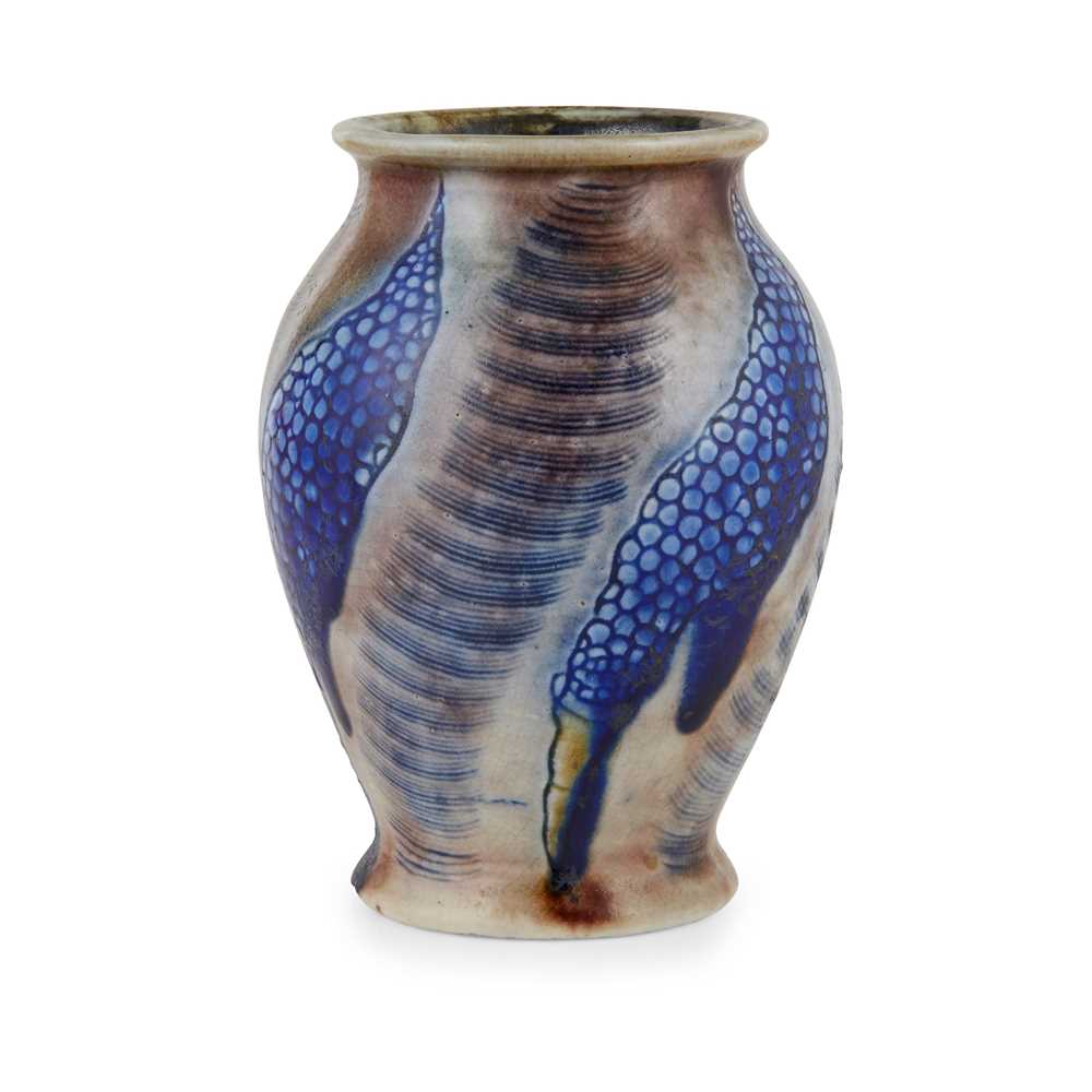 MARTIN BROTHERS
VASE, CIRCA 1905