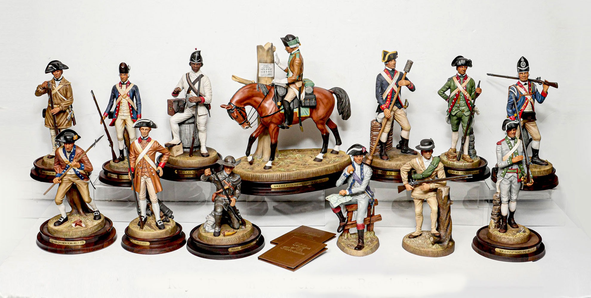 13 FIGURE ROYAL DOULTON SOLDIERS