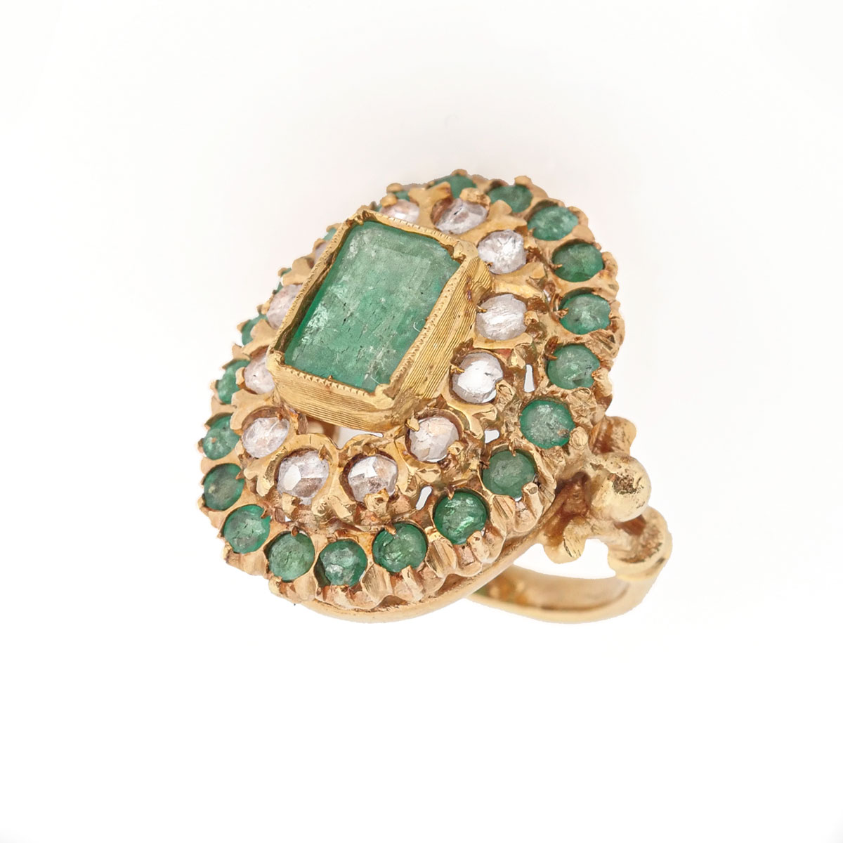 18K EMERALD & DIAMOND RING: 18K