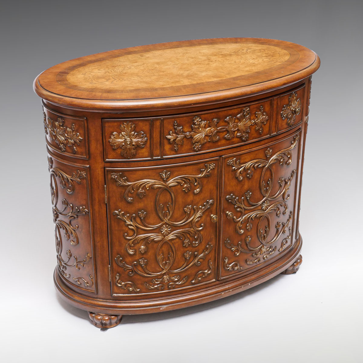 SMALL OVAL BUFFET: Oval buffet