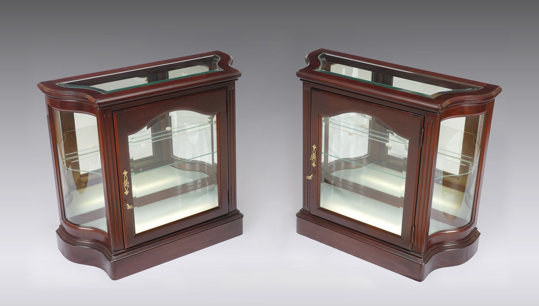 PAIR OF MAHOGANY LIGHTED FLOOR 36ecde