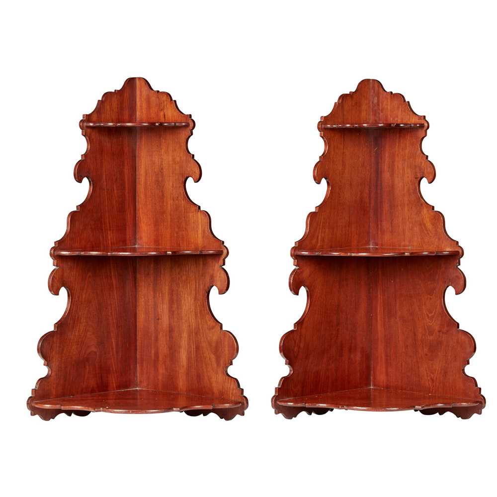 PAIR OF GEORGIAN MAHOGANY HANGING 36eda2