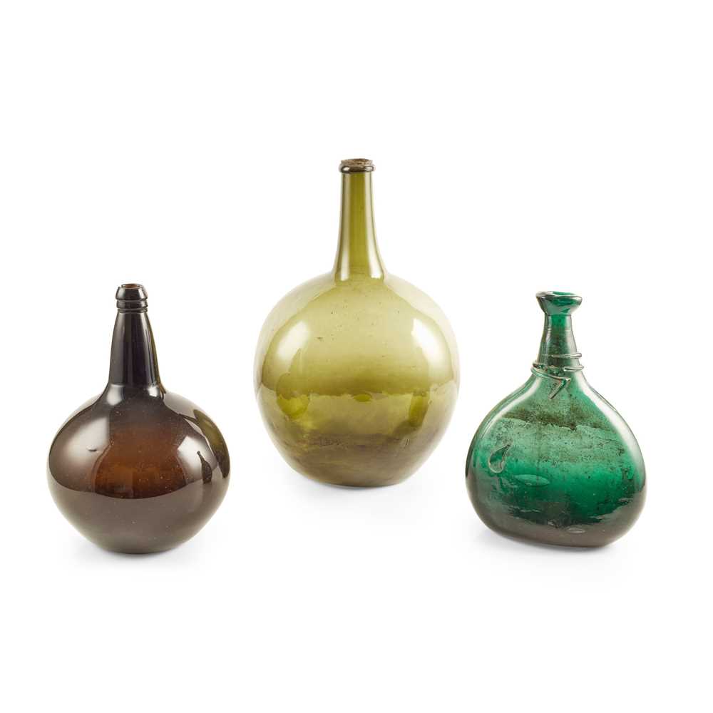 TWO GLASS ONION BOTTLES 18TH CENTURY 36eda6