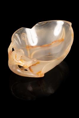 A carved hardstone leaf-shaped dish