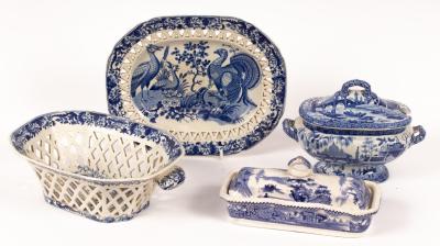 A Staffordshire blue and white basket