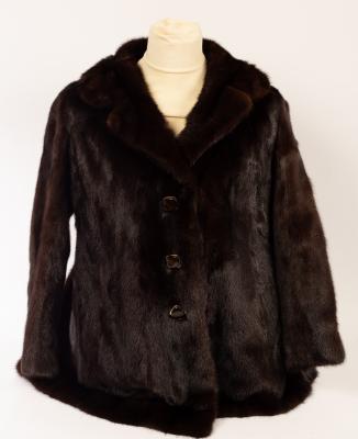 A brown fur coat by Sefton Marks 36c8e2