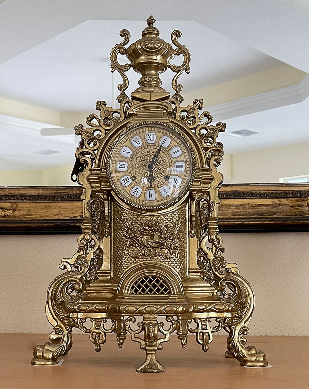 BRASS IMPERIAL CLOCK Having an 36caeb