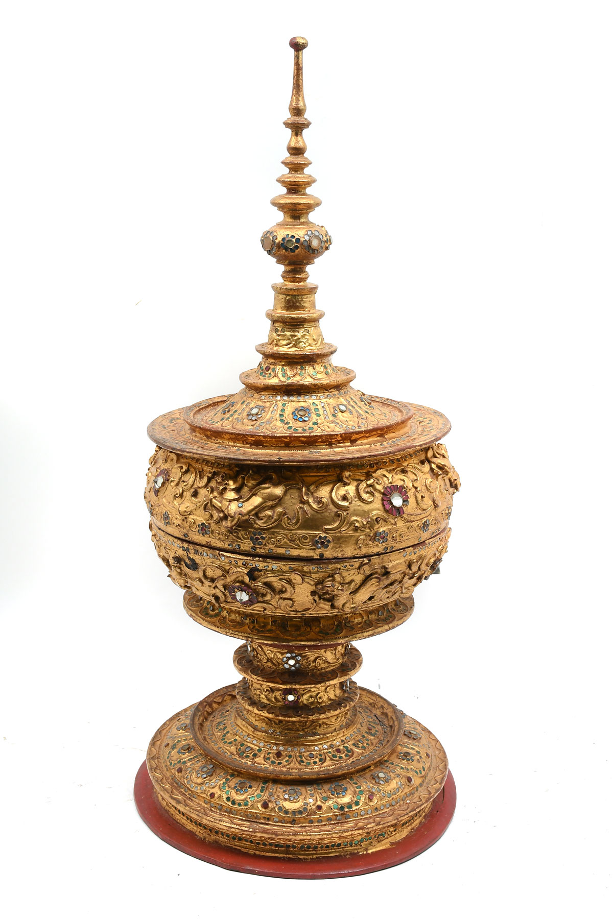 CHINESE GILT LACQUER COVERED VESSEL: