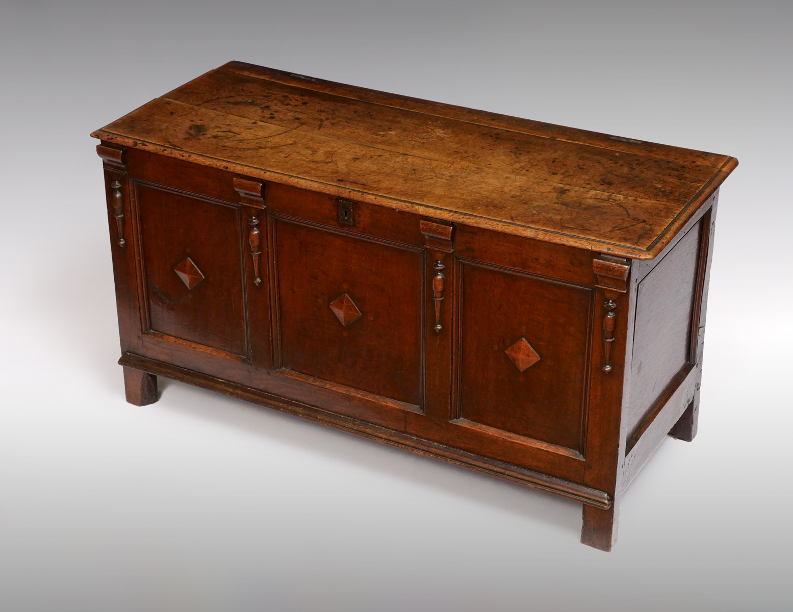 EARLY CARVED BLANKET CHEST: Lidded