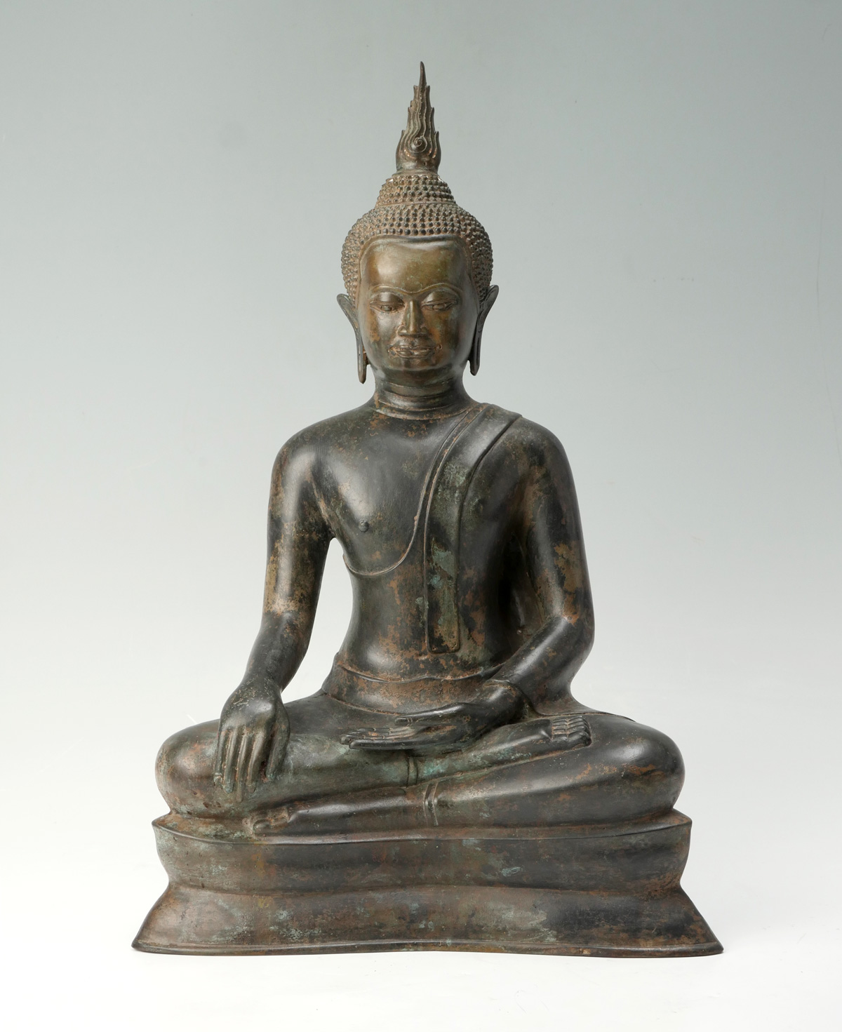 BRONZE SEATED TIBETAN BUDDAH Cast 36cca1