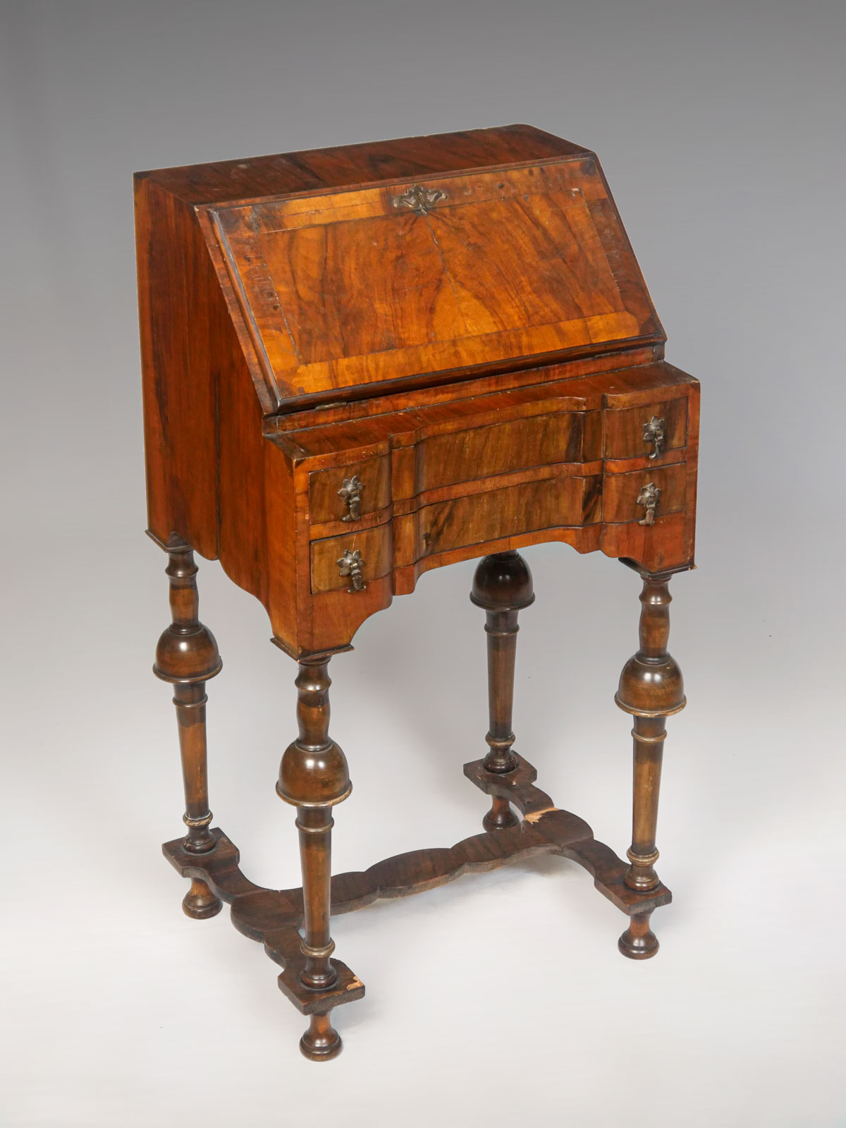 DIMINUTIVE ROSEWOOD LADIES WRITING