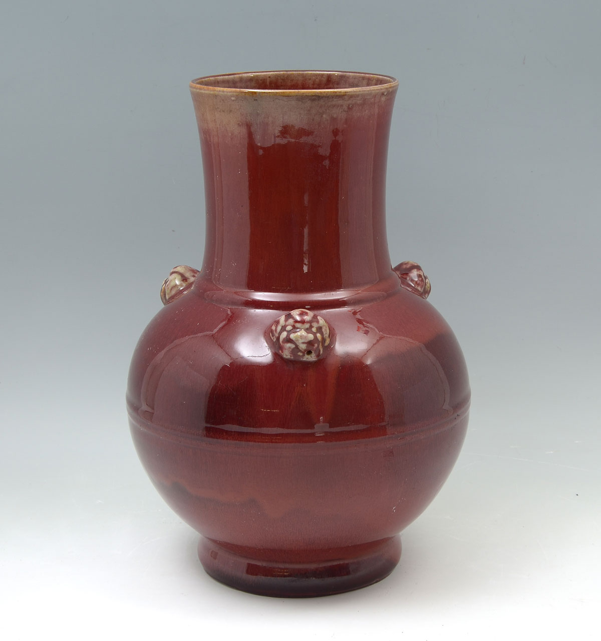 CHINESE RED GLAZED VASE Circa 36d094