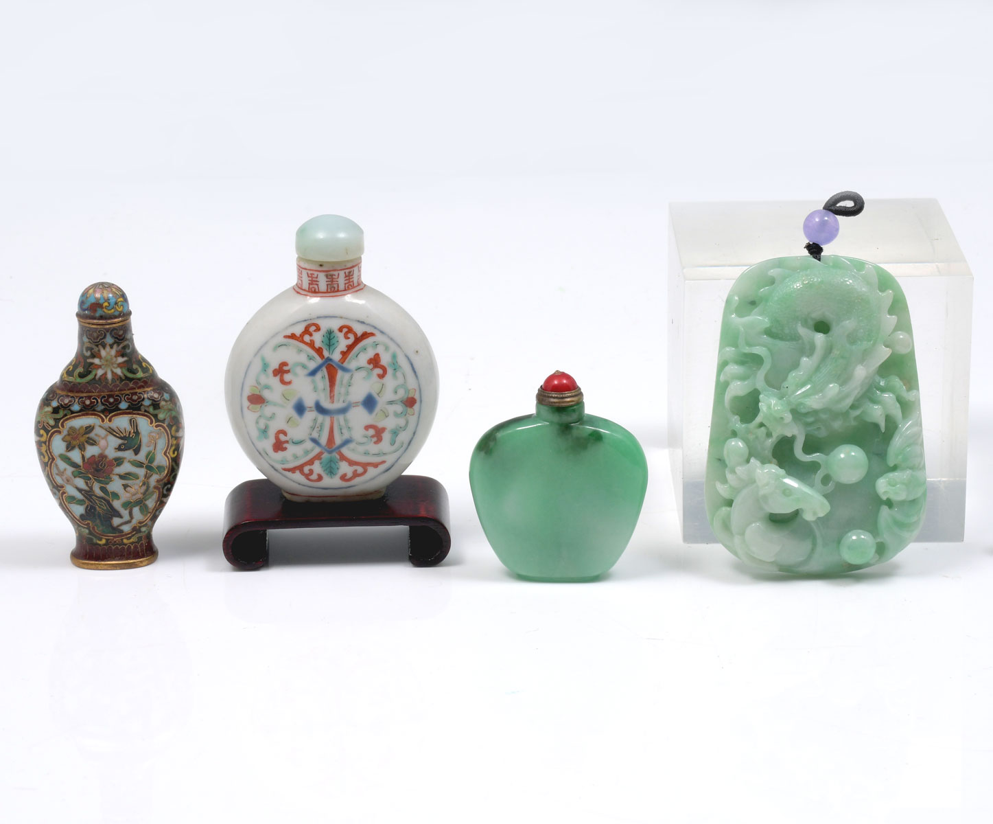 4 PC. CHINESE SNUFF BOTTLES AND