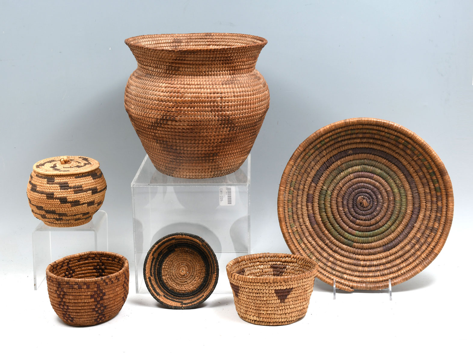 6 AMERICAN INDIAN WOVEN BASKETS  36d0e7