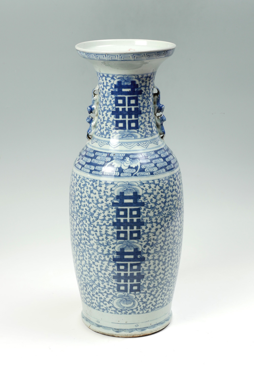 TALL 19TH C CHINESE BLUE AND WHITE 36d203