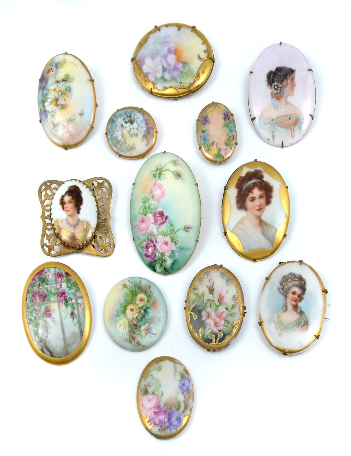 13 PAINTED PORCELAIN BROOCHES  36d298