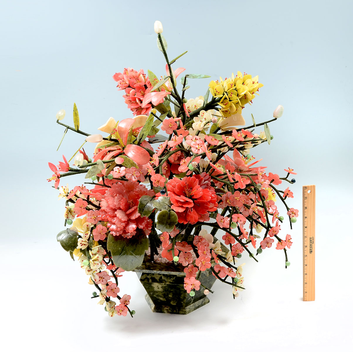 FANTASTIC CHINESE JADE FLORAL BOUQUET: