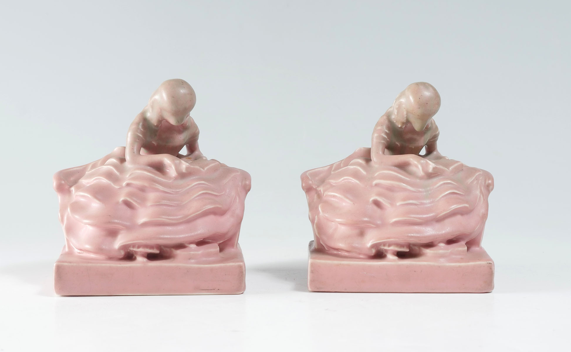 PAIR ROOKWOOD BOOKENDS GIRL READING  36d317